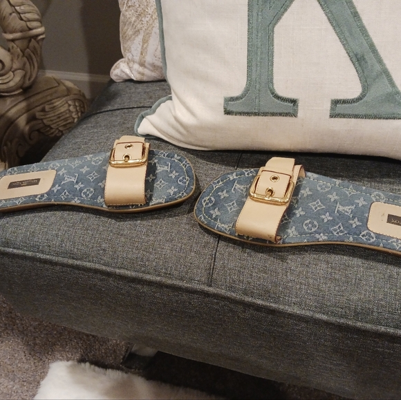 Louis Vuitton Flip Flops (Authentic) - Picture 2 of 9